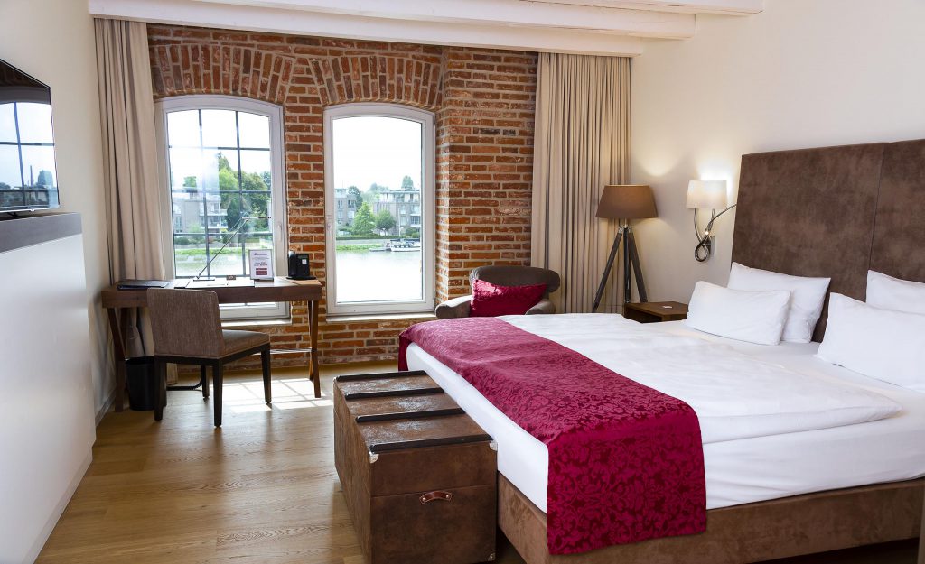 Hotel Hafenspeicher - Stilvoll übernachten am Freizeithafen von Leer